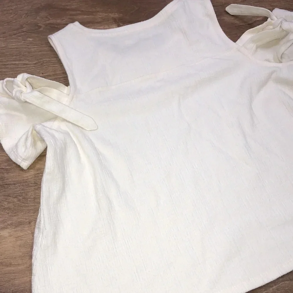Madewell size small ivory cold shoulder top